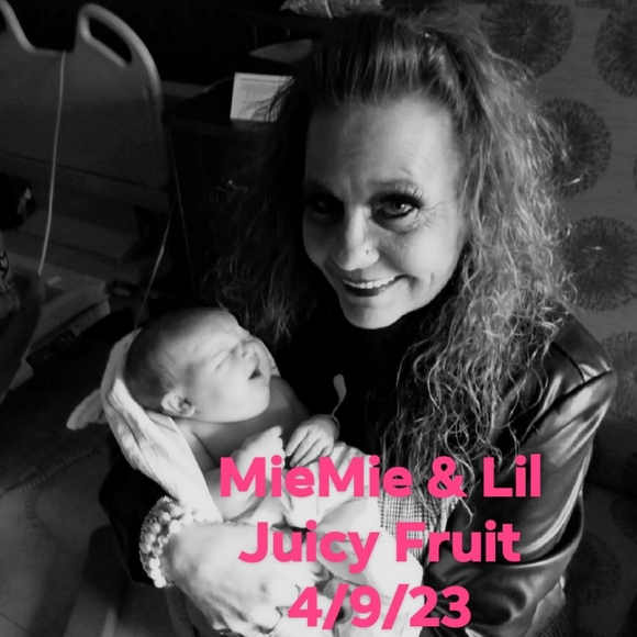 Meet your Posher, Robyn m. - Picture 2 of 2